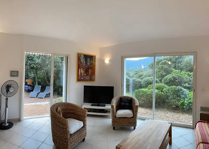 Maison Recente Entre Et Montagne Figari (Corsica)