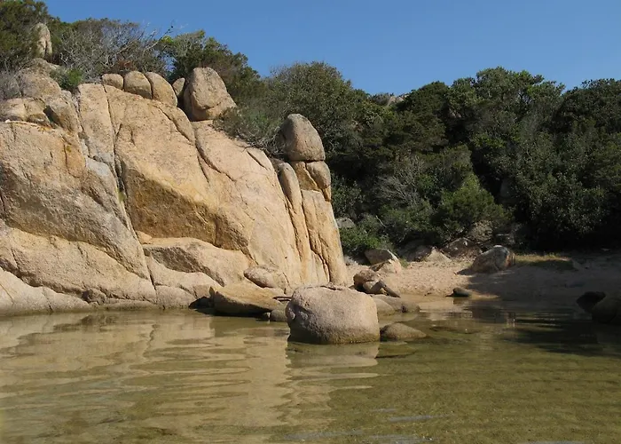 Maison Recente Entre Et Montagne * Figari (Corsica)