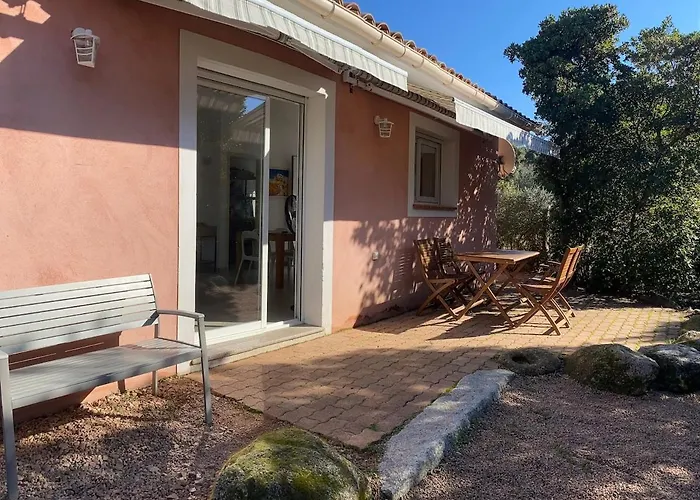 Maison Recente Entre Et Montagne * Figari (Corsica)